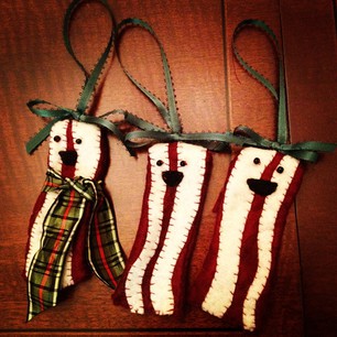 I seriously can't stop making these. ...The scarf was Peppermeister's idea.