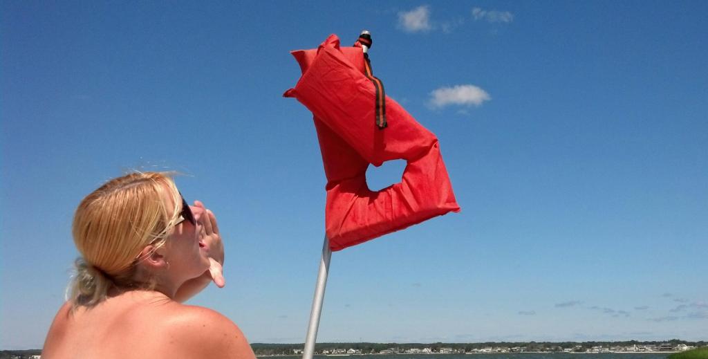 LongIsland-boat-fail-SOS