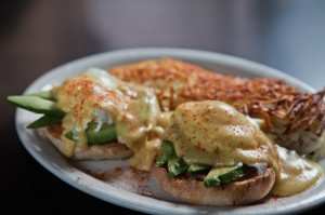5-Pt-Cafe-CA-eggs-benedict