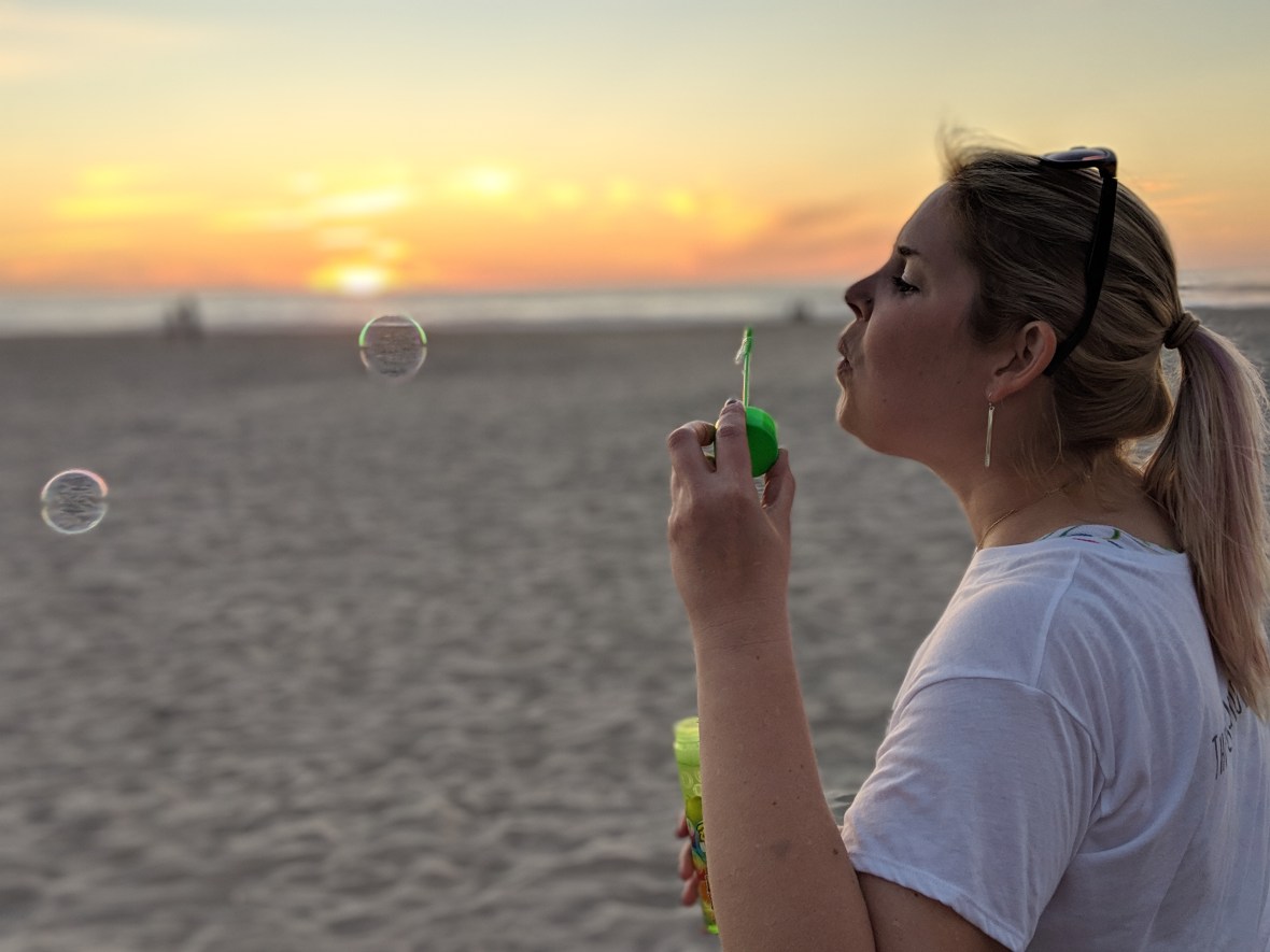 00100lportrait_00100_burst20190314185611762_cover