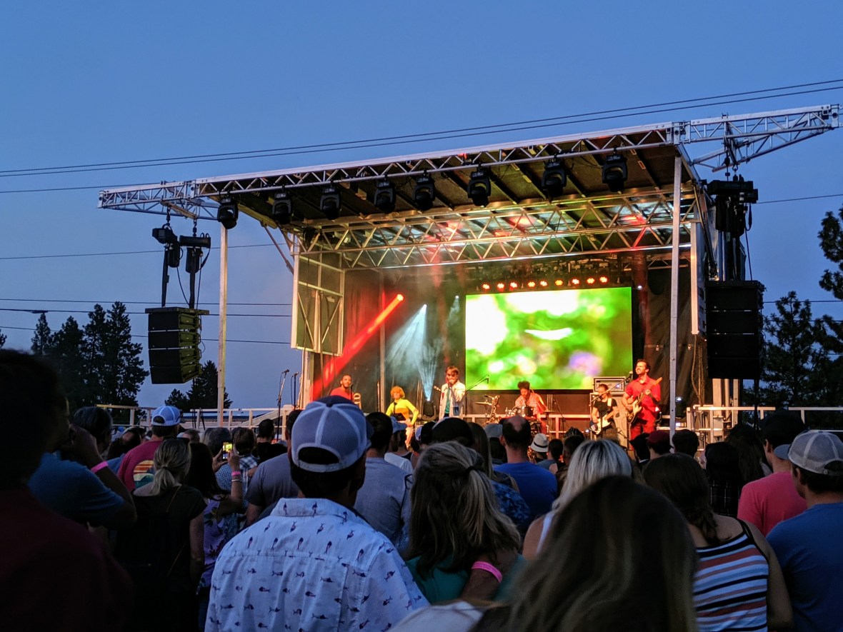 00000portrait_00000_burst20190726205501233