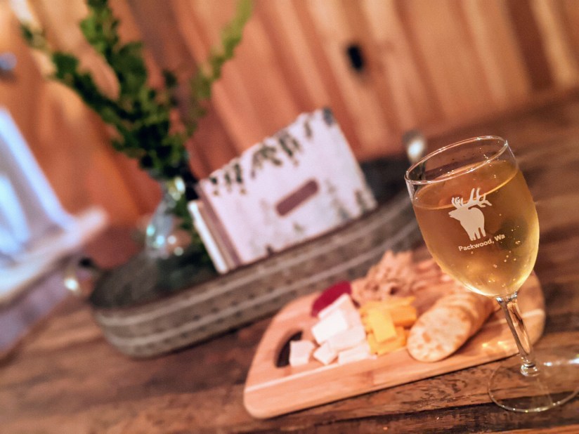 00100lrportrait_00100_burst20191117181103274_cover