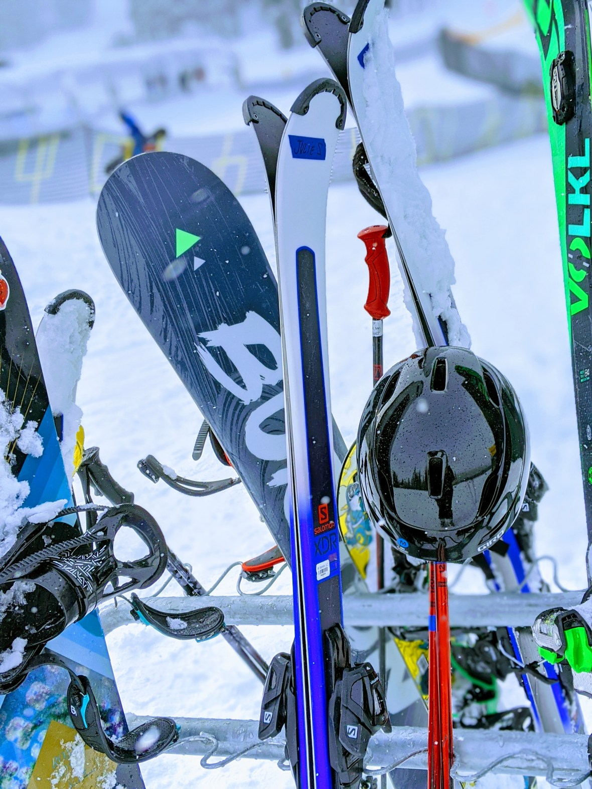 00100lrportrait_00100_burst20200127121933584_cover