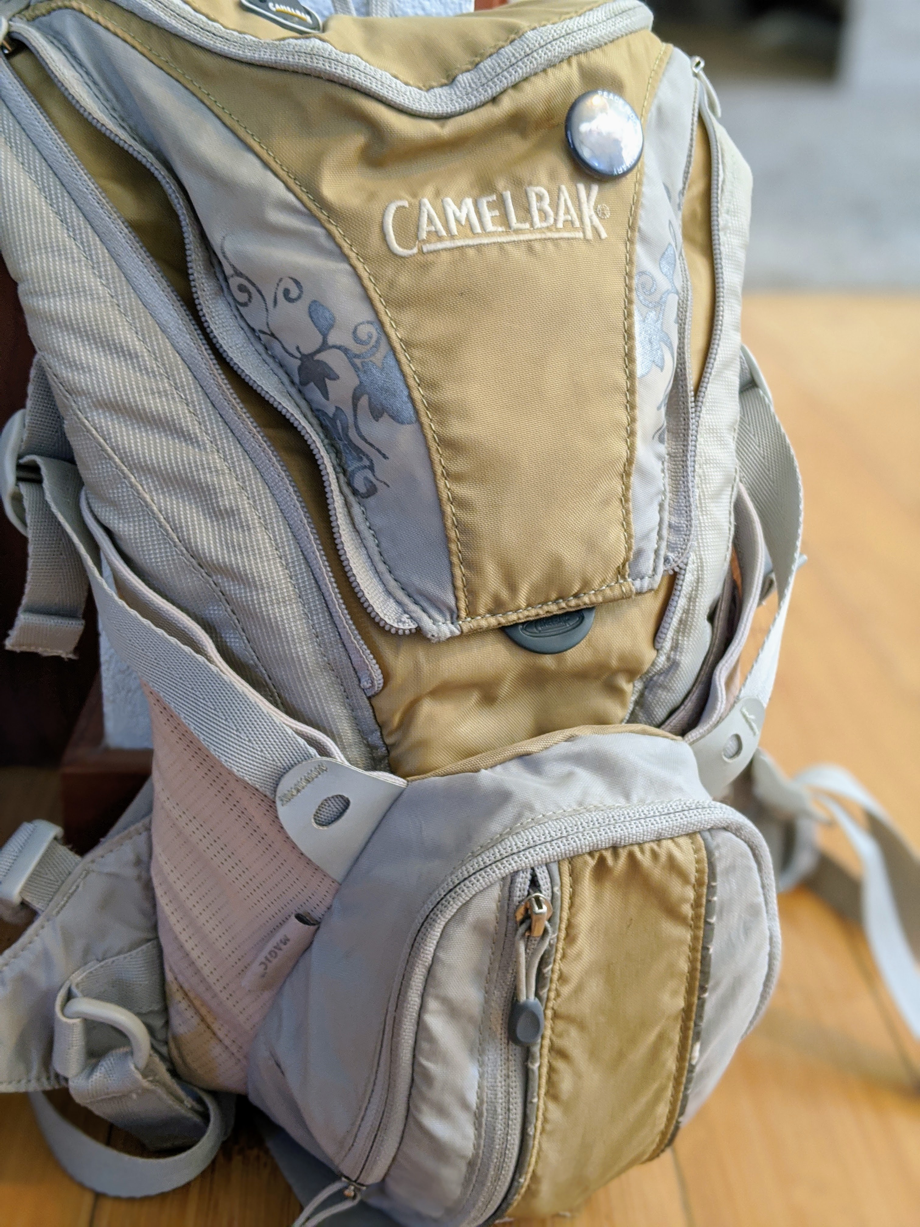 00100lrportrait_00100_burst20200414144512946_cover